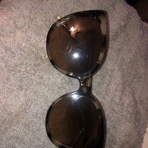 Used warby Parker phoebe tortoise sunglasses